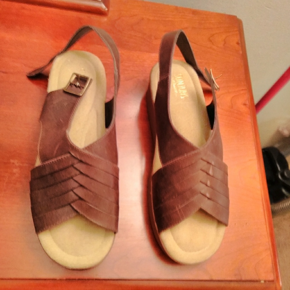 Sun juns leather sandal